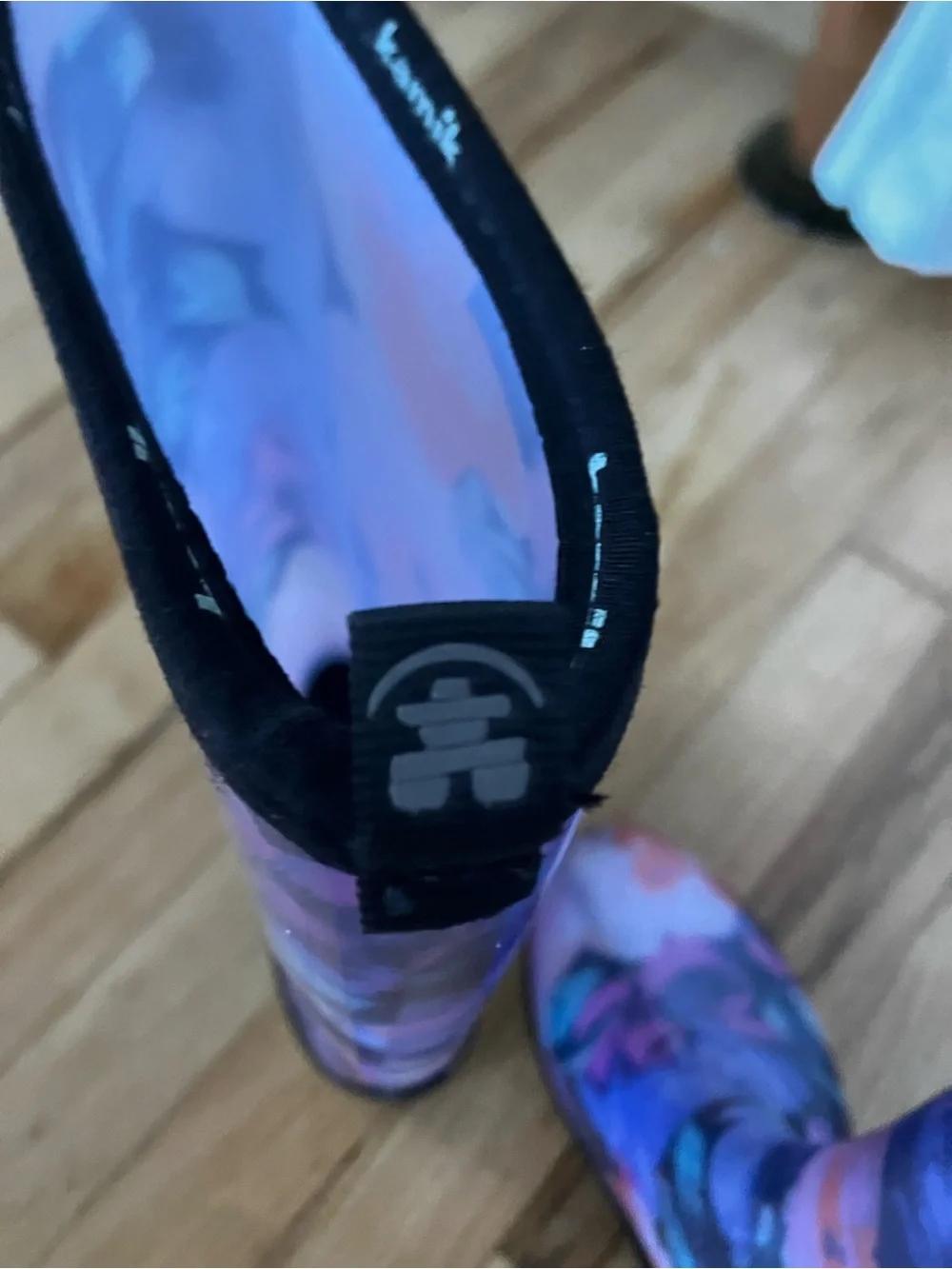 BRAND NEW Kamik Heather Floral Tall Waterproof Rain Boots Size 7